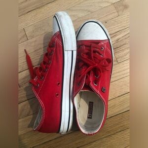 Great red shoes size US 8